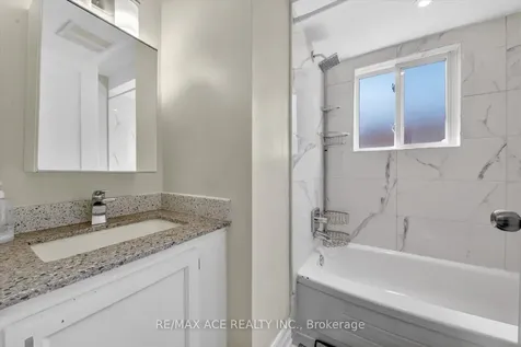 23 Chalmers Crescent Ajax ON L1S 5Z5