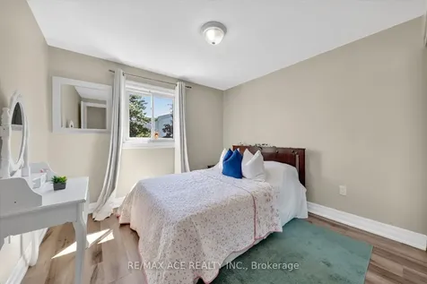 23 Chalmers Crescent Ajax ON L1S 5Z5