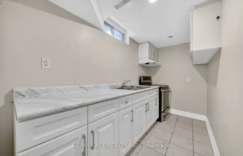 23 Chalmers Crescent Ajax ON L1S 5Z5