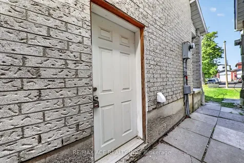 23 Chalmers Crescent Ajax ON L1S 5Z5