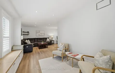 680 Eramosa Crescent Pickering ON L1V 5N4