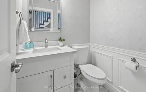 680 Eramosa Crescent Pickering ON L1V 5N4
