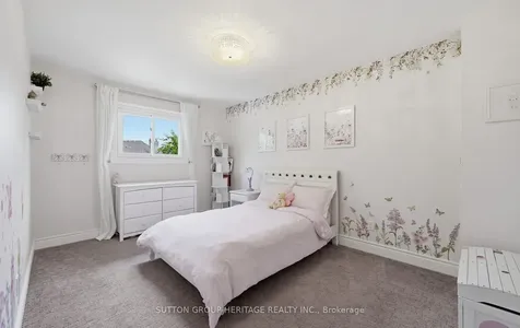 680 Eramosa Crescent Pickering ON L1V 5N4