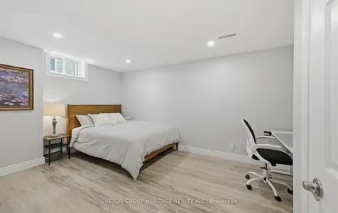 680 Eramosa Crescent Pickering ON L1V 5N4