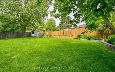 680 Eramosa Crescent Pickering ON L1V 5N4