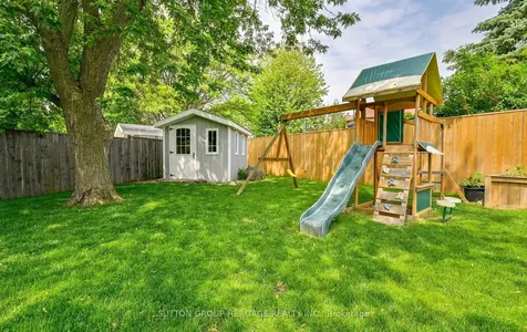 680 Eramosa Crescent Pickering ON L1V 5N4