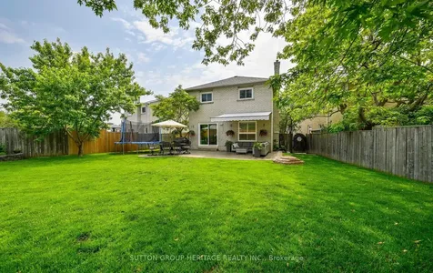 680 Eramosa Crescent Pickering ON L1V 5N4