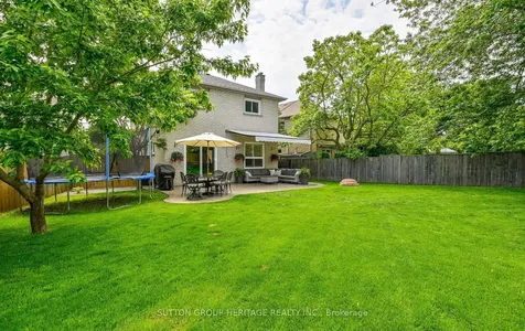 680 Eramosa Crescent Pickering ON L1V 5N4
