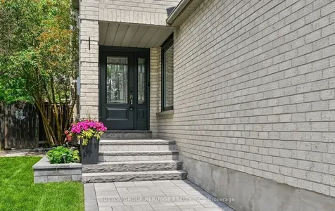 680 Eramosa Crescent Pickering ON L1V 5N4