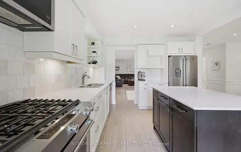 680 Eramosa Crescent Pickering ON L1V 5N4