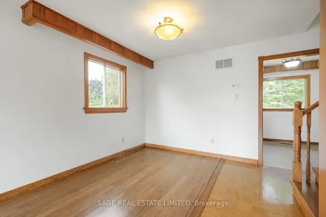 34 Carter Crescent Whitby ON L1N 6C4