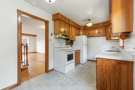 34 Carter Crescent Whitby ON L1N 6C4