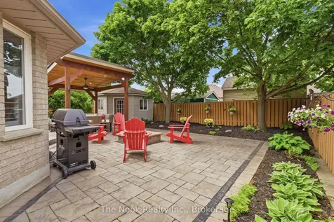 729 Sundance Circle Oshawa ON L1J 8N9