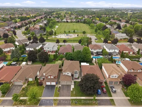729 Sundance Circle Oshawa ON L1J 8N9