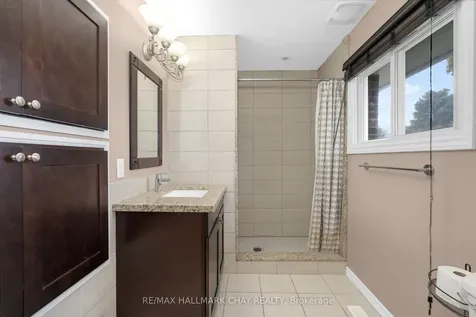 39 Elizabeth Street W Clearview ON L0M 1G0