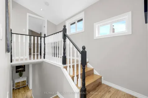 39 Elizabeth Street W Clearview ON L0M 1G0