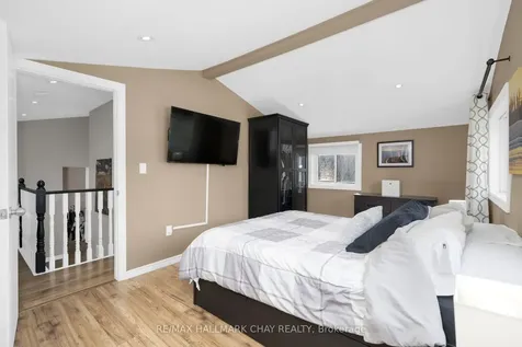 39 Elizabeth Street W Clearview ON L0M 1G0