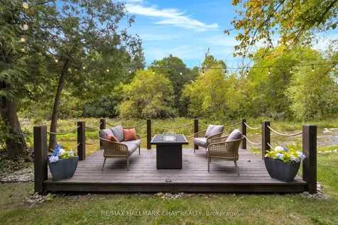 39 Elizabeth Street W Clearview ON L0M 1G0