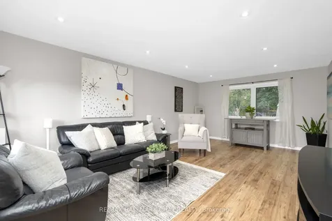 39 Elizabeth Street W Clearview ON L0M 1G0