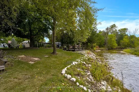 39 Elizabeth Street W Clearview ON L0M 1G0