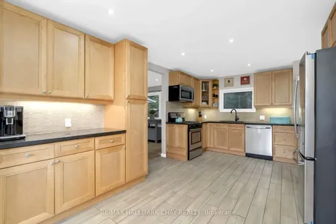 39 Elizabeth Street W Clearview ON L0M 1G0