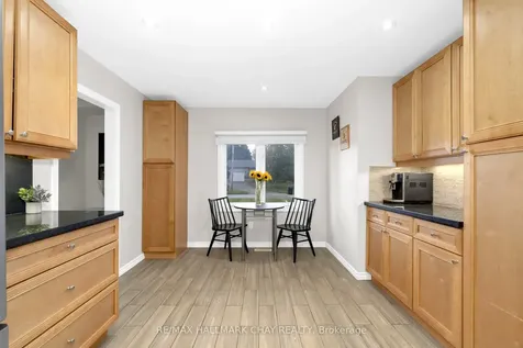 39 Elizabeth Street W Clearview ON L0M 1G0