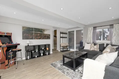 39 Elizabeth Street W Clearview ON L0M 1G0