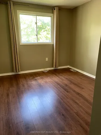 18 Craig Crescent N Barrie ON L4N 5X2