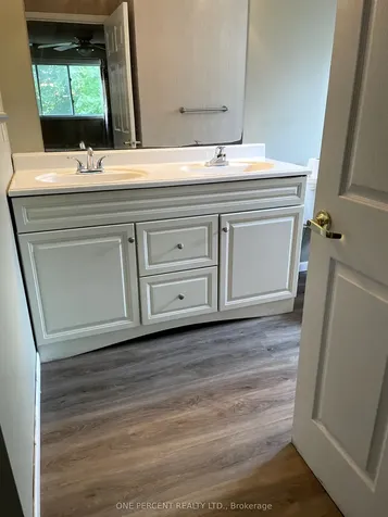 18 Craig Crescent N Barrie ON L4N 5X2