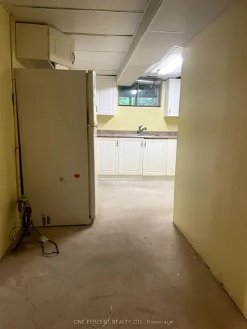 18 Craig Crescent N Barrie ON L4N 5X2