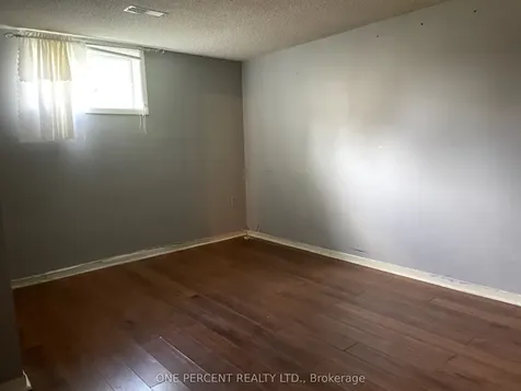 18 Craig Crescent N Barrie ON L4N 5X2