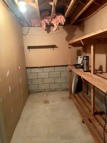 18 Craig Crescent N Barrie ON L4N 5X2