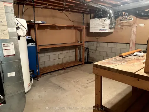 18 Craig Crescent N Barrie ON L4N 5X2