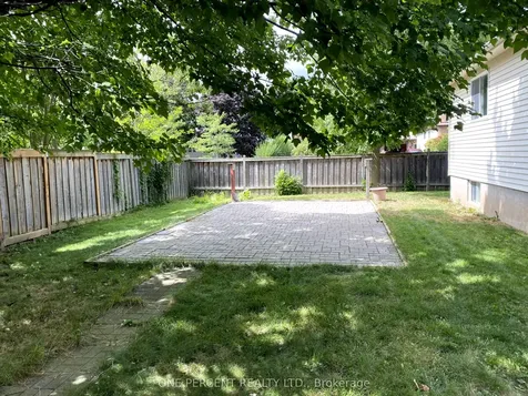 18 Craig Crescent N Barrie ON L4N 5X2