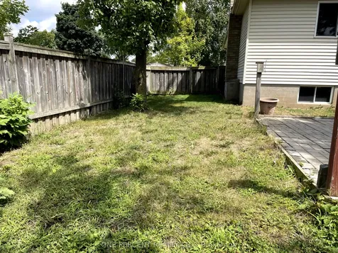 18 Craig Crescent N Barrie ON L4N 5X2