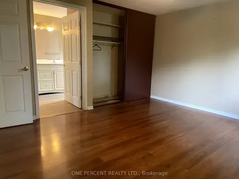 18 Craig Crescent N Barrie ON L4N 5X2