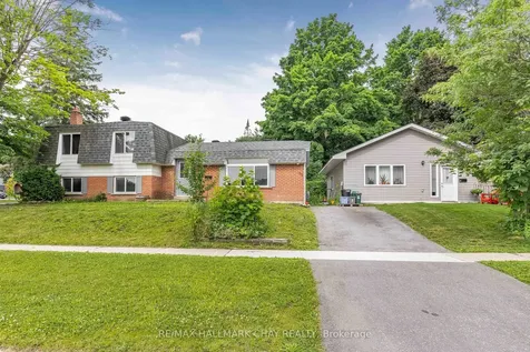 95 Farmingdale Crescent Barrie ON L4M 5E6