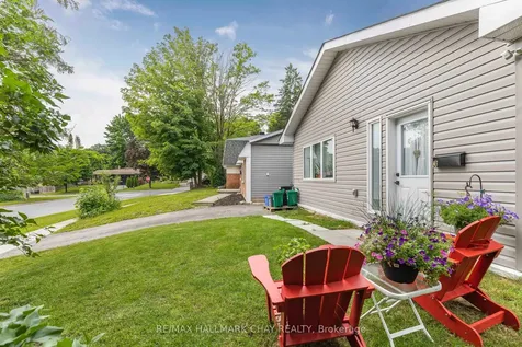 95 Farmingdale Crescent Barrie ON L4M 5E6