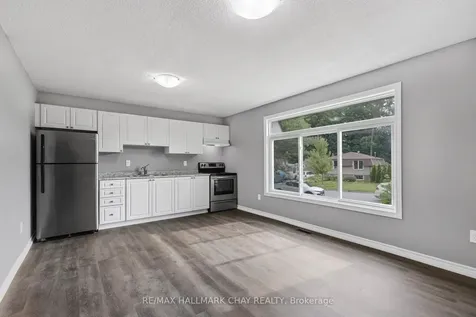 95 Farmingdale Crescent Barrie ON L4M 5E6