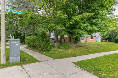 95 Farmingdale Crescent Barrie ON L4M 5E6