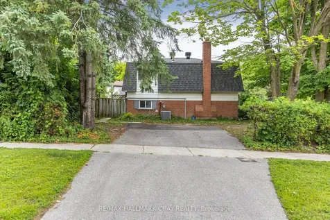 95 Farmingdale Crescent Barrie ON L4M 5E6