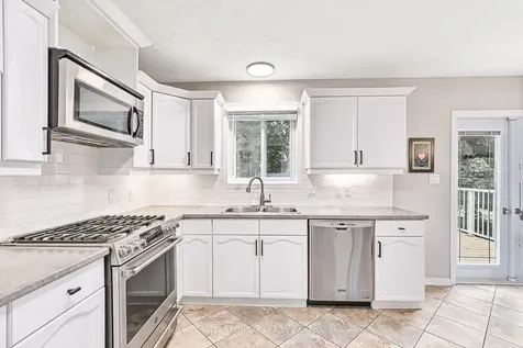 2 Bush Street Collingwood ON L9Y 4S9