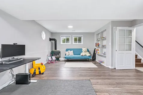 2 Bush Street Collingwood ON L9Y 4S9