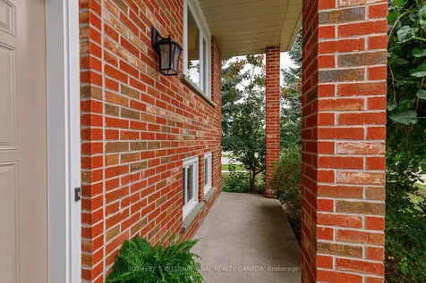 2 Bush Street Collingwood ON L9Y 4S9