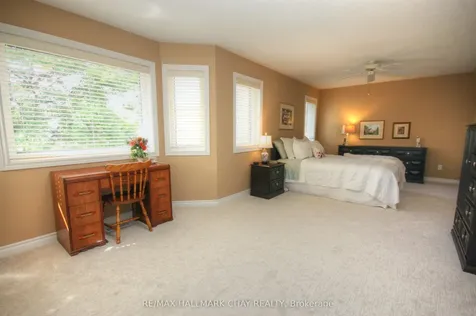 54 Cloughley Drive Barrie ON L4N 9T3