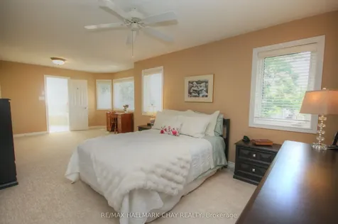 54 Cloughley Drive Barrie ON L4N 9T3