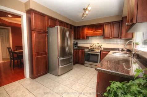 54 Cloughley Drive Barrie ON L4N 9T3