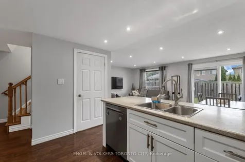 9 Coronation Parkway Barrie ON L4M 7J9