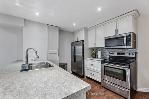 9 Coronation Parkway Barrie ON L4M 7J9