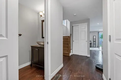 9 Coronation Parkway Barrie ON L4M 7J9